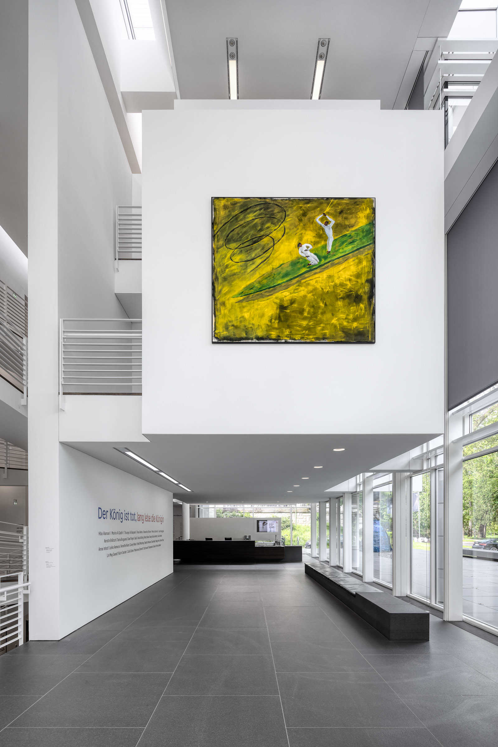 Leiko Ikemura, Kaiserin tötet Kaiser, 1983. Acryl auf Nessel, 196 x 222 cm. Julius Bär Bank © Leiko Ikemura und VG Bild-Kunst, Bonn 2023. Museum Frieder Burda, Baden-Baden 2023; Foto: Nikolay Kazakov DER KÖNIG IST TOT, LANG LEBE DIE KÖNIGIN Museum Frieder Burda Baden Baden